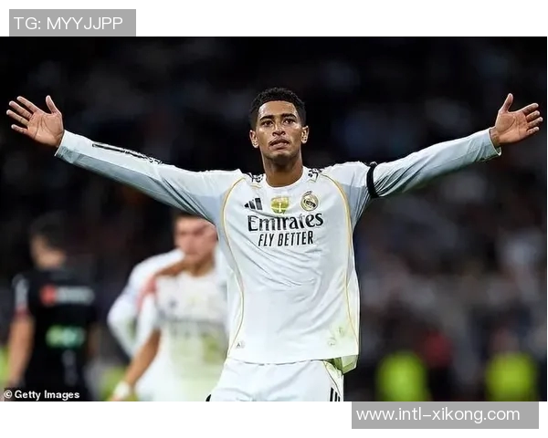 19岁荷兰中场斯米特要价6000万欧吸引皇马巴萨拜仁等豪门关注